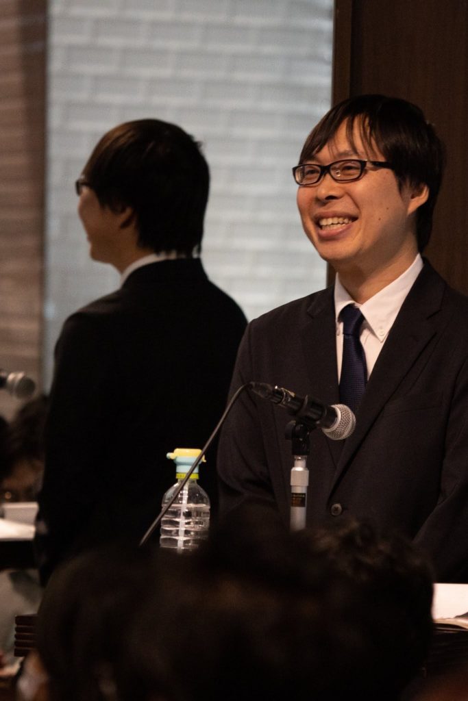 プロフィール